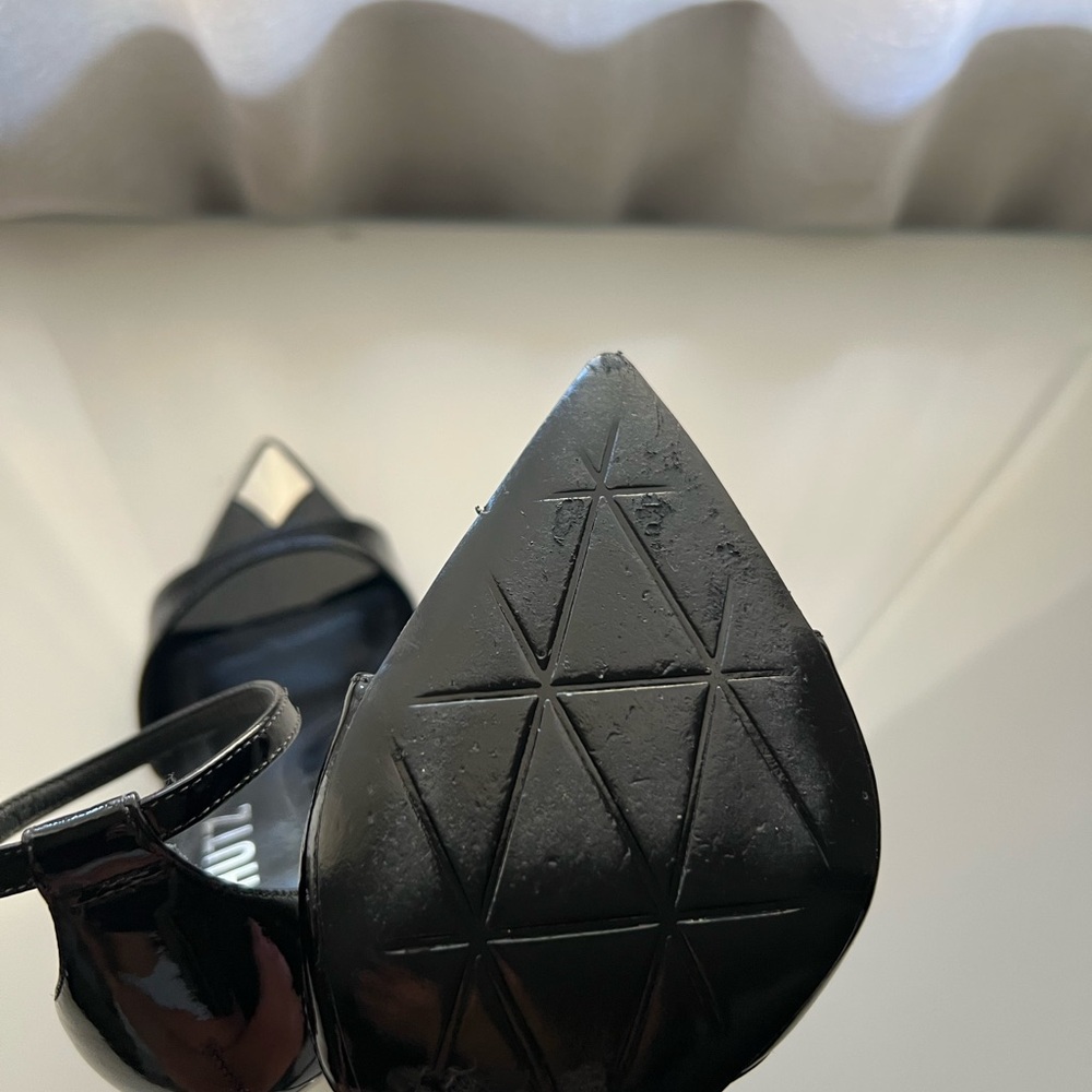 SCHUTZ Black Patent Leather Heels with Silver Accents - Picture 4 of 5